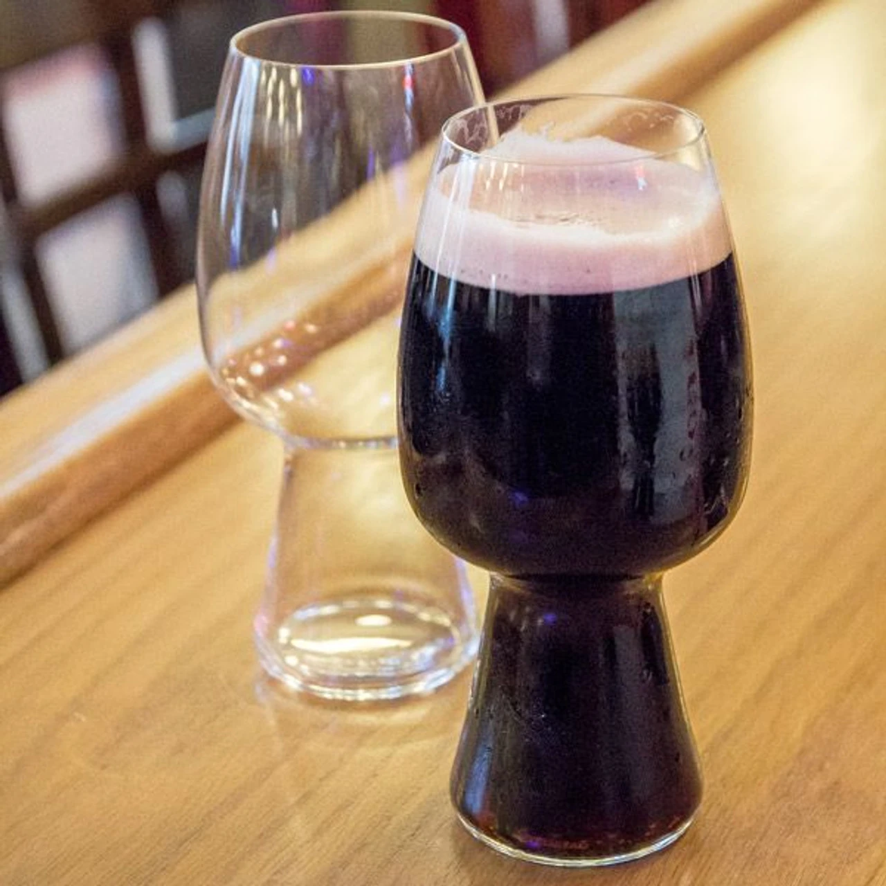 Spiegelau Stout Craft Beer Glasses - 21 Oz - 2 Pack - Designed With Left Hand Brewing Co. & Rogue Ales 4 Spiegelau Stout Craft Beer Glasses - 21 Oz - 2 Pack - Designed With Left Hand Brewing Co. & Rogue Ales - Image 2