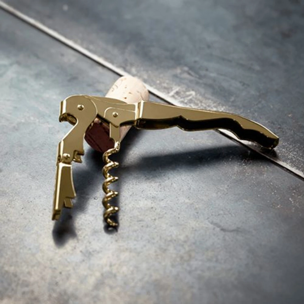 Viski Belmont Gold-Plated Signature Corkscrew 5 Viski Belmont Gold-Plated Signature Corkscrew - Image 3