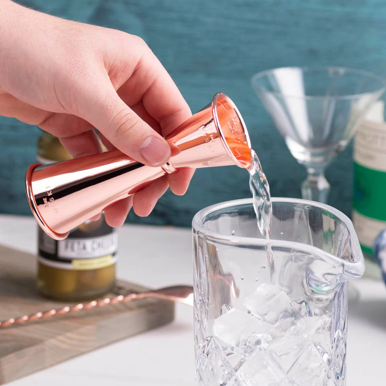 Viski Summit Makoto Japanese Style Copper Plated Double Cocktail Jigger - 1 Oz & 2 Oz 6 Viski Summit Makoto Japanese Style Copper Plated Double Cocktail Jigger - 1 Oz & 2 Oz - Image 4