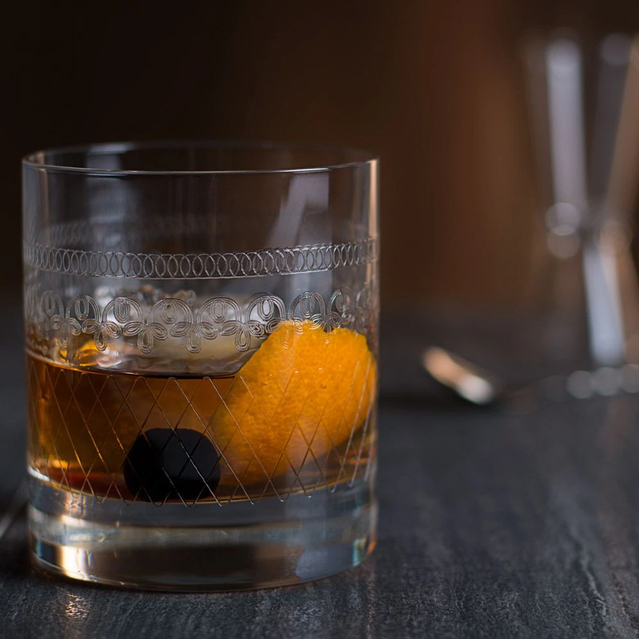 Urban Bar Etched Crystal 1910 Retro Old Fashioned Glasses - 10.1 Oz - Set Of 6 4 Urban Bar Etched Crystal 1910 Retro Old Fashioned Glasses - 10.1 Oz - Set Of 6 - Image 2